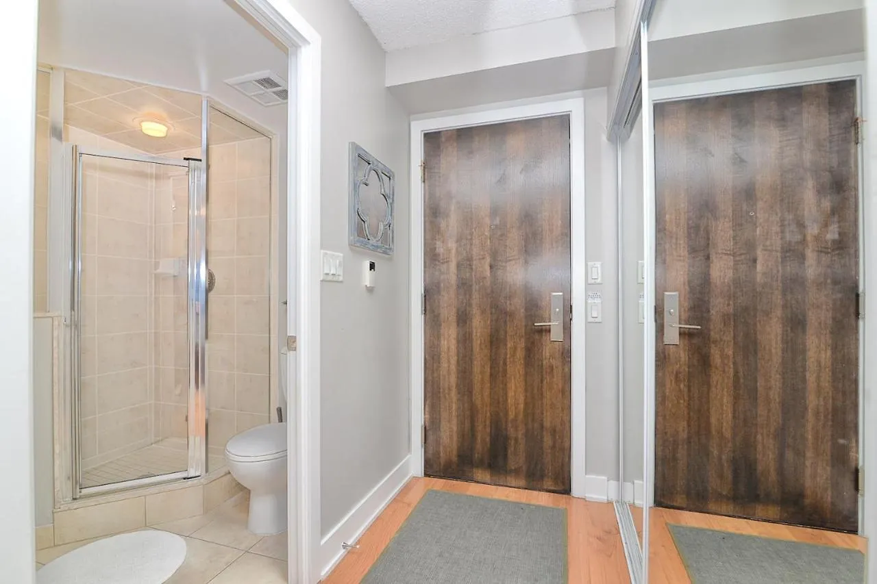 Applewood Suites Toronto Apartment