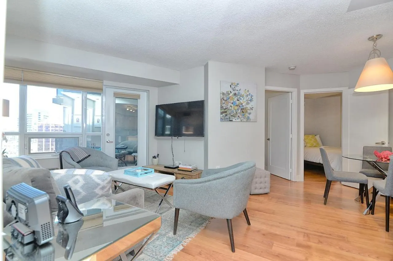 Applewood Suites Toronto Apartment